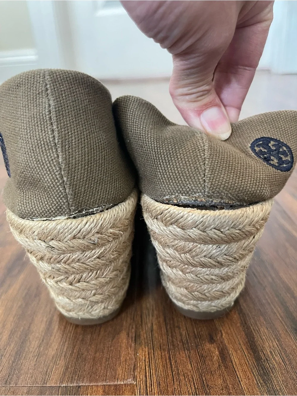 Tory Burch Fillipa Wedges Sz 7 Beige Canvas Fair Condition Espadrille Style